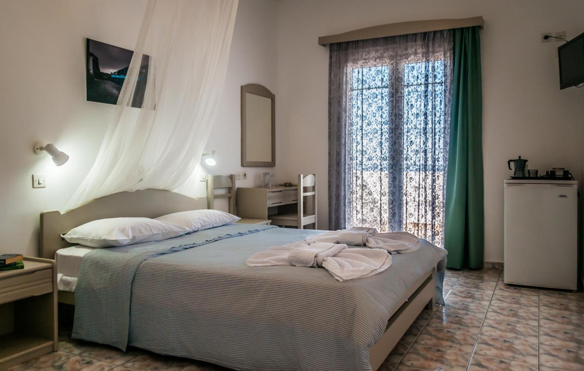Agnanti View Hotel Pachaina Extérieur photo